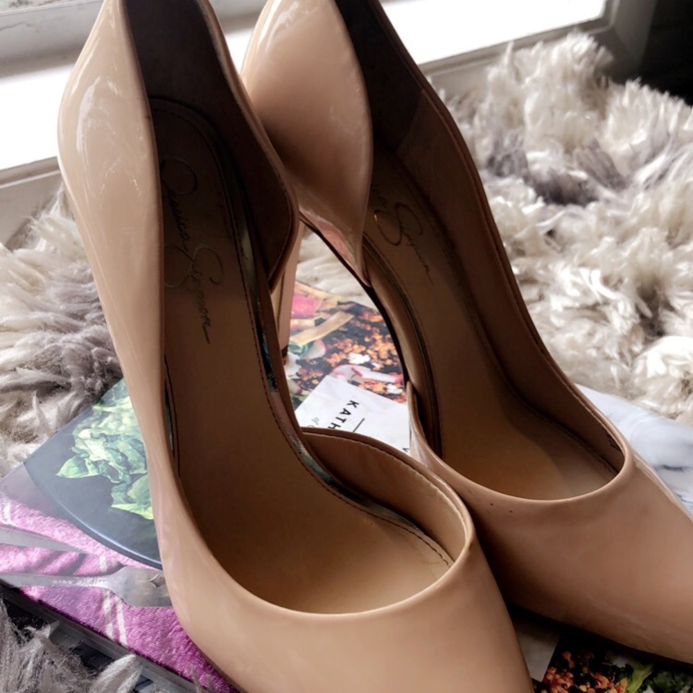 Nude heel sz 9